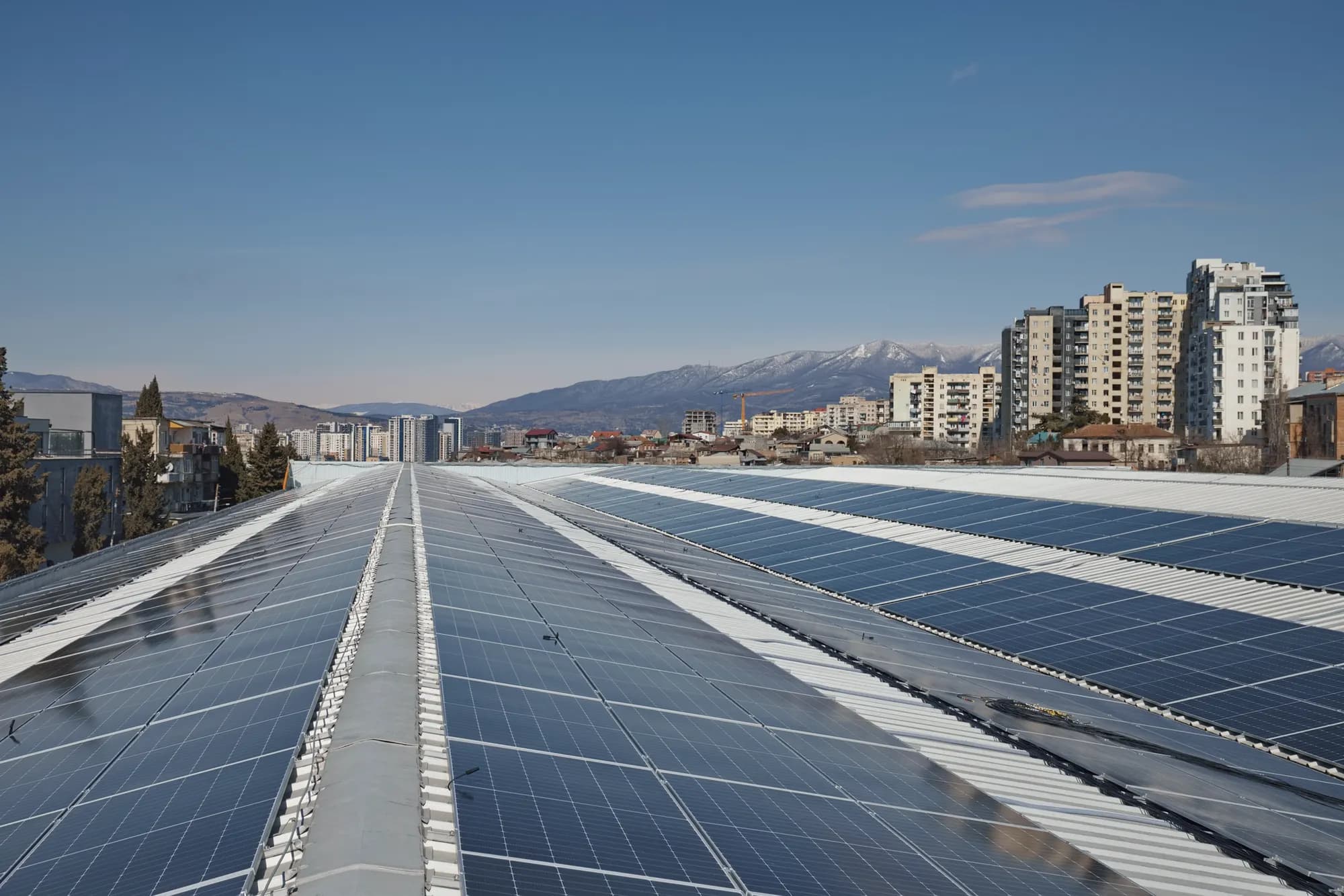 United Logistics Company 04-ის მზის ელექტროსადგური, 611 kW, თბილისი